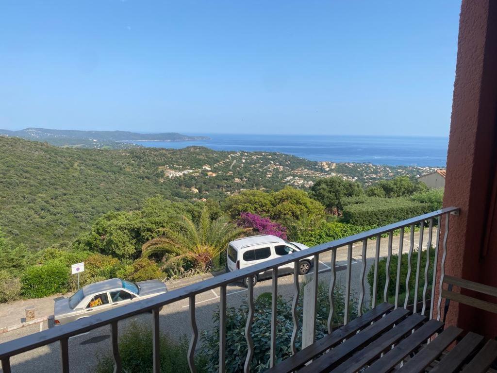 Location Vacance Vue Mer 4 A 6 Personnes Cavalaire-sur-Mer Ngoại thất bức ảnh